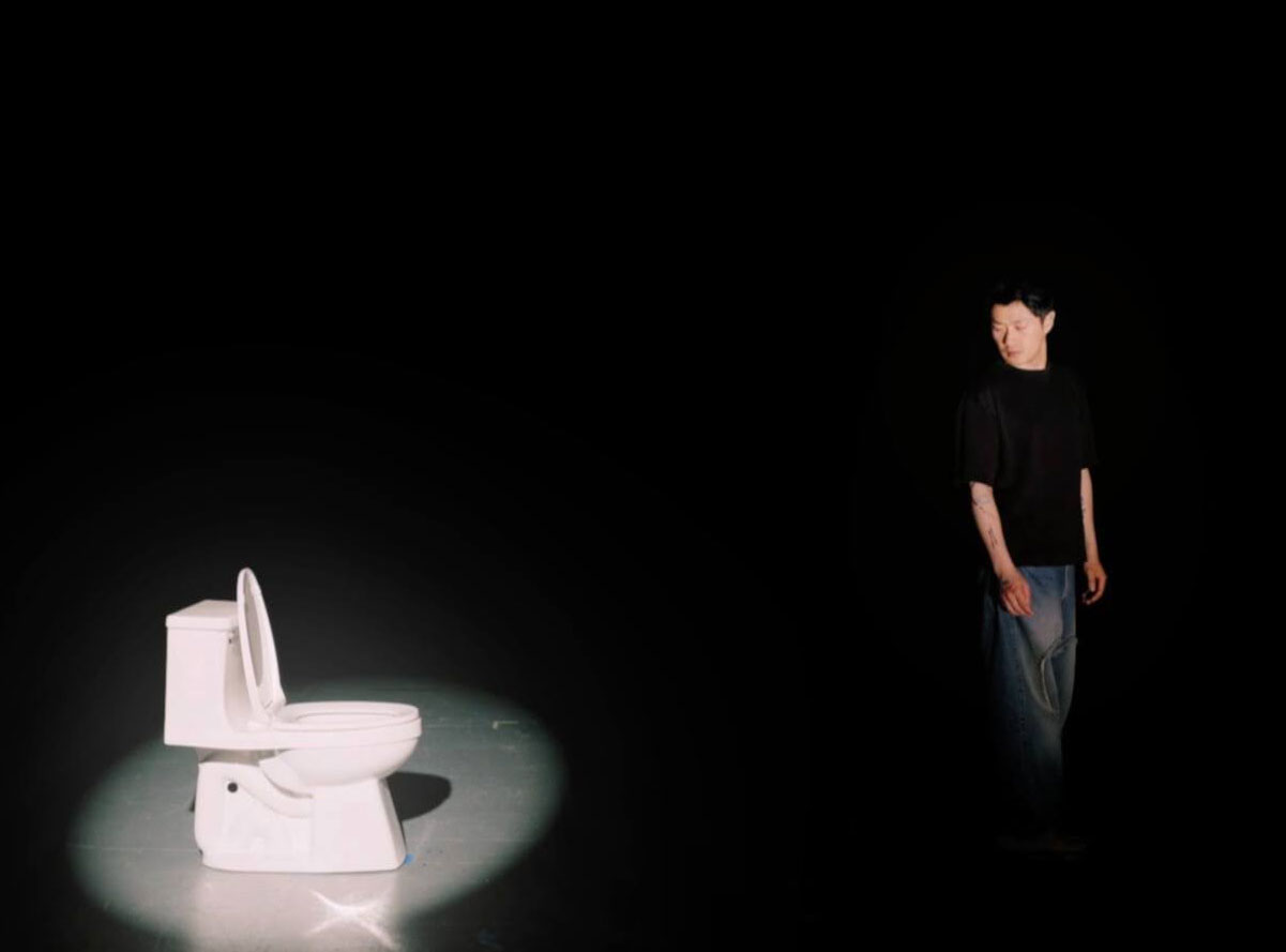 throne by Mark Chan, Omi Bahuguna